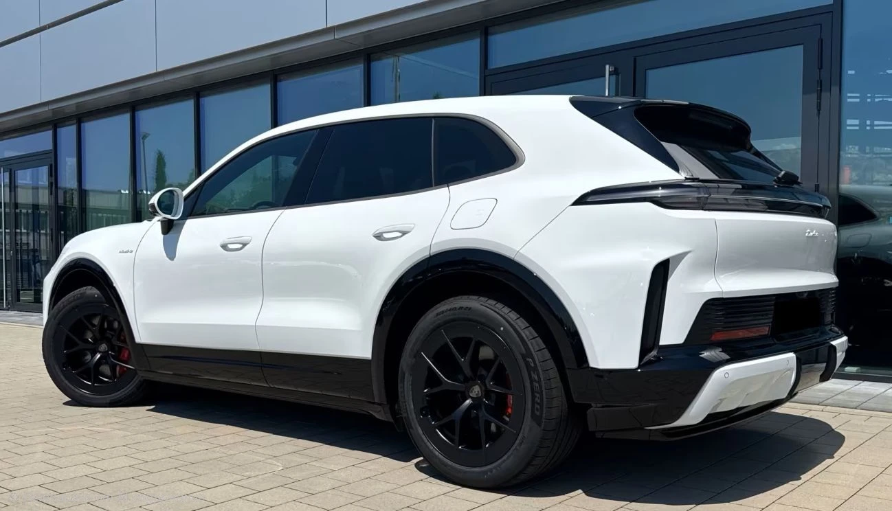 Porsche Cayenne TURBO* ELECTRIC* BURM* PANO* DISTR* KEYLESS* AIR* , снимка 2 - Автомобили и джипове - 55098186