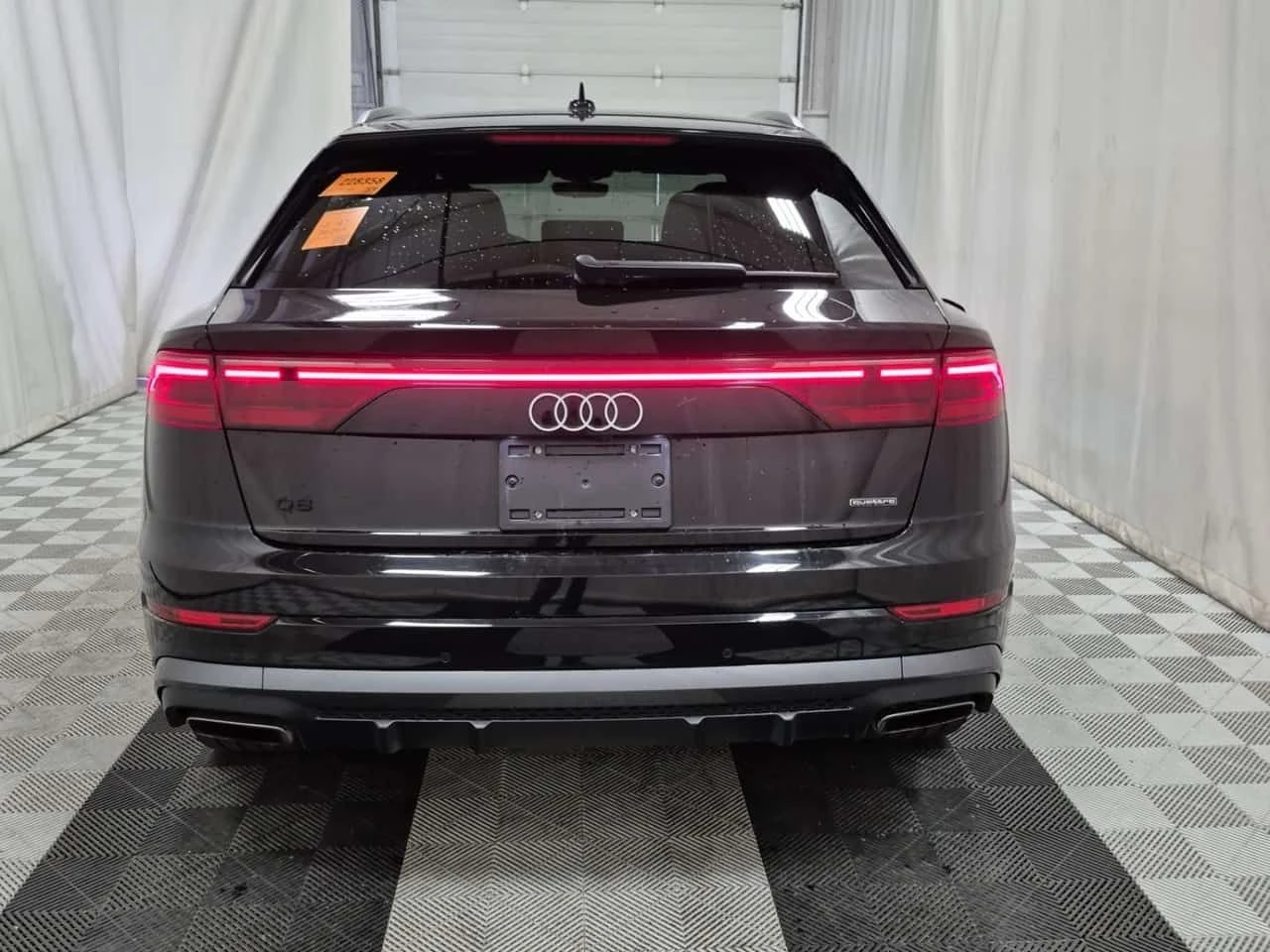 Audi Q8 * Progressiv * CARFAX * БЕЗ ПЪРВОНАЧАЛНА ВНОСКА, снимка 16 - Автомобили и джипове - 55269312