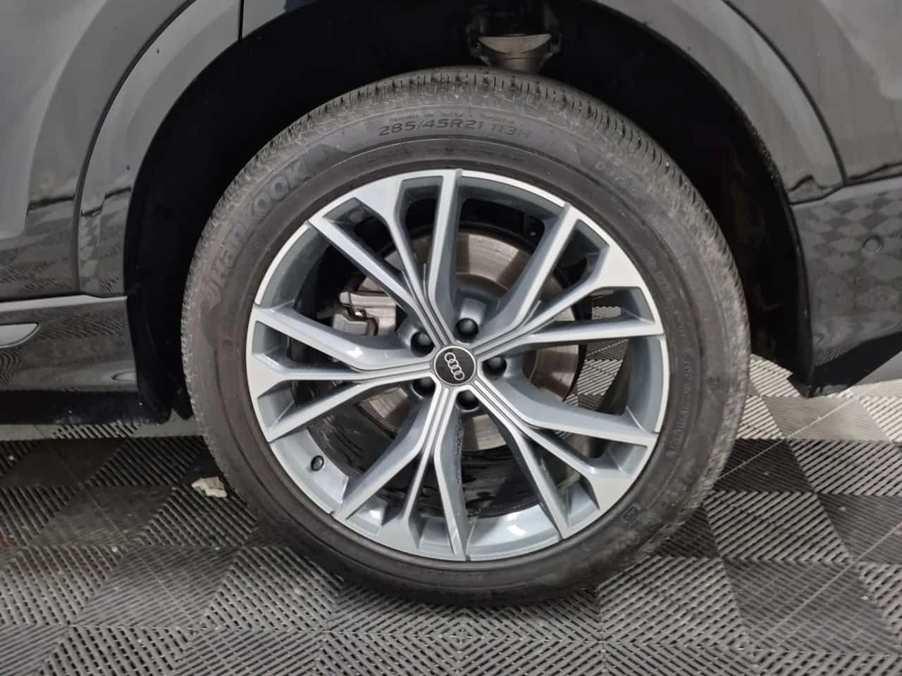 Audi Q8 * Progressiv * CARFAX * БЕЗ ПЪРВОНАЧАЛНА ВНОСКА, снимка 12 - Автомобили и джипове - 55269312
