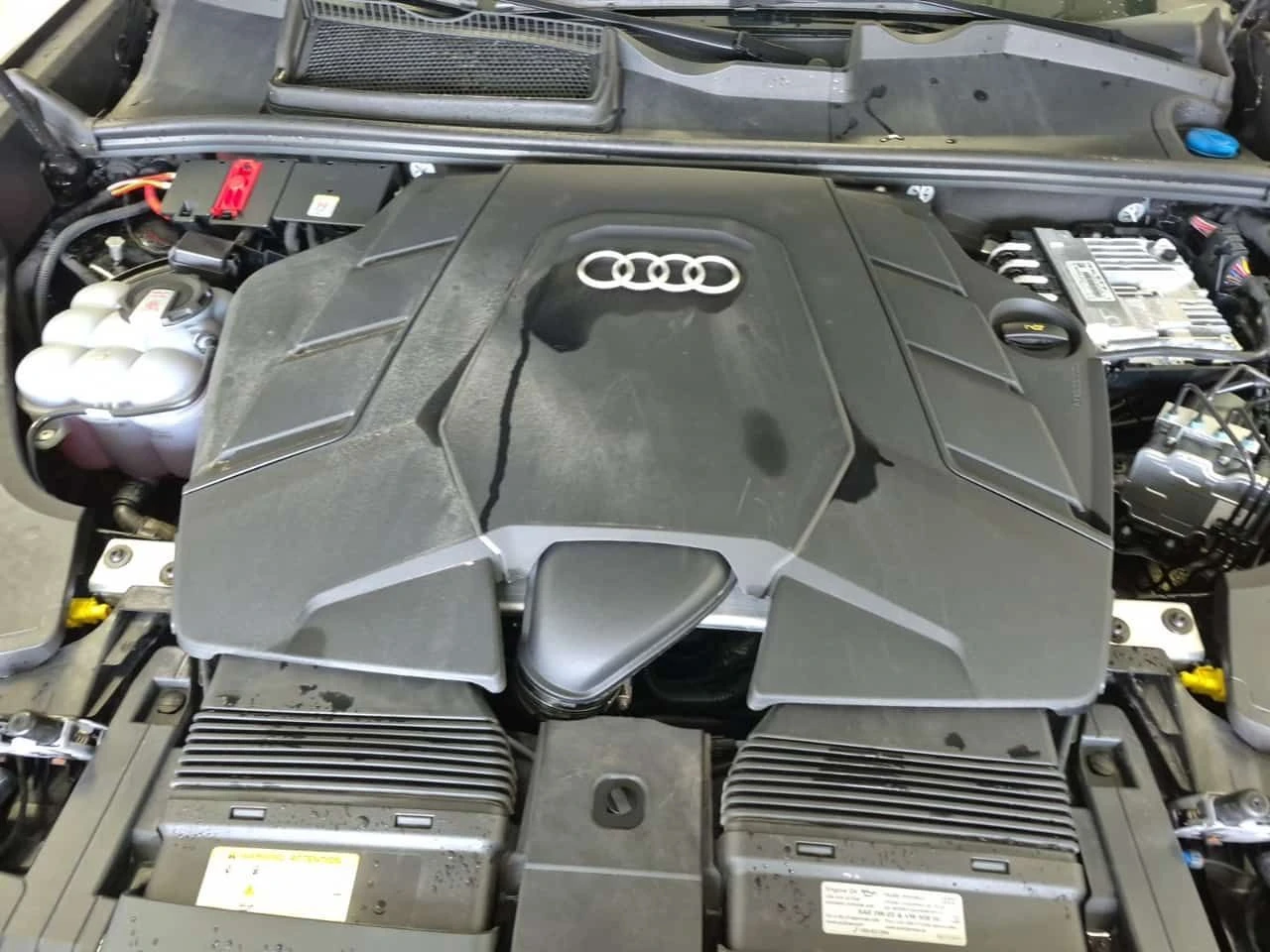 Audi Q8 * Progressiv * CARFAX * БЕЗ ПЪРВОНАЧАЛНА ВНОСКА, снимка 17 - Автомобили и джипове - 55269312