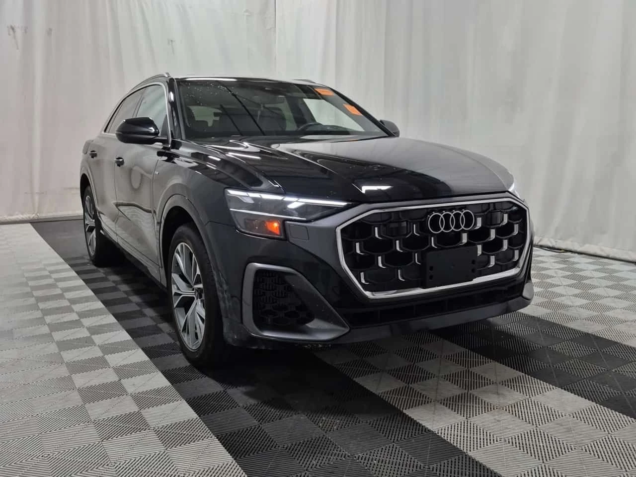 Audi Q8 * Progressiv * CARFAX * БЕЗ ПЪРВОНАЧАЛНА ВНОСКА, снимка 6 - Автомобили и джипове - 55269312