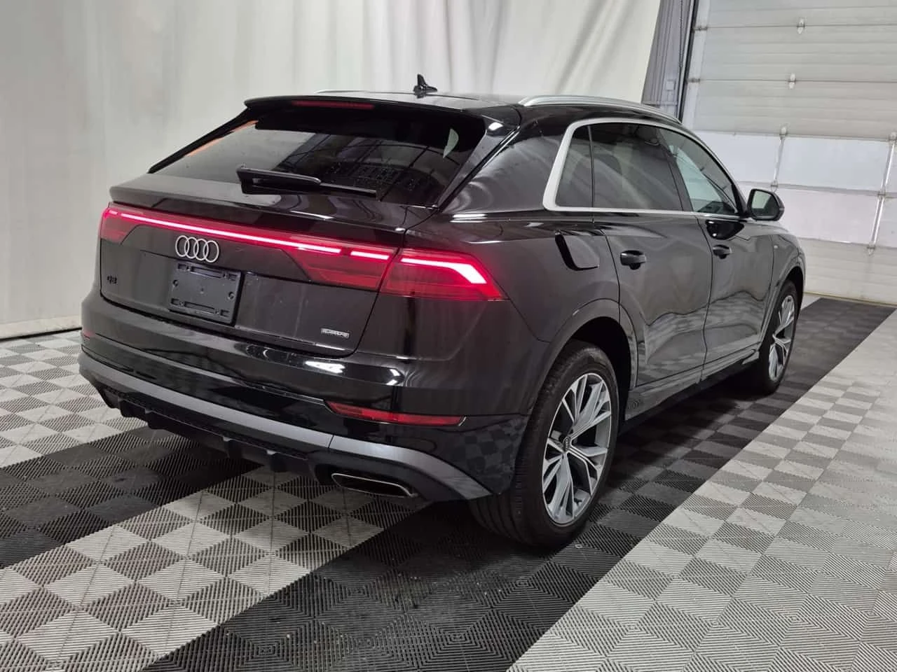 Audi Q8 * Progressiv * CARFAX * БЕЗ ПЪРВОНАЧАЛНА ВНОСКА, снимка 9 - Автомобили и джипове - 55269312