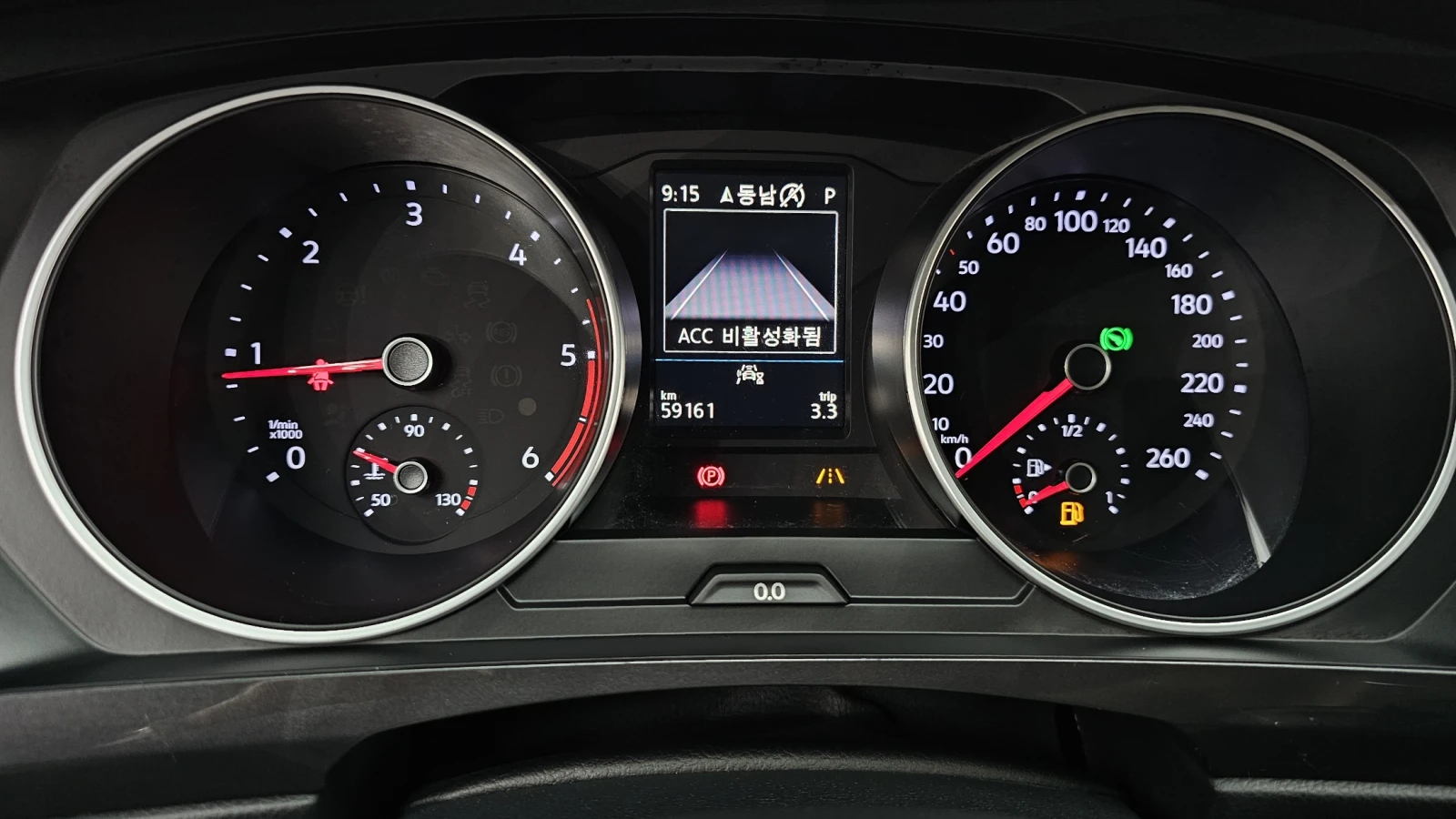 VW Tiguan 2.0 TDI* BLIND SPOT* ЕЛ. БАГАЖНИК* КРАЙНА ЦЕНА, снимка 8 - Автомобили и джипове - 55318891