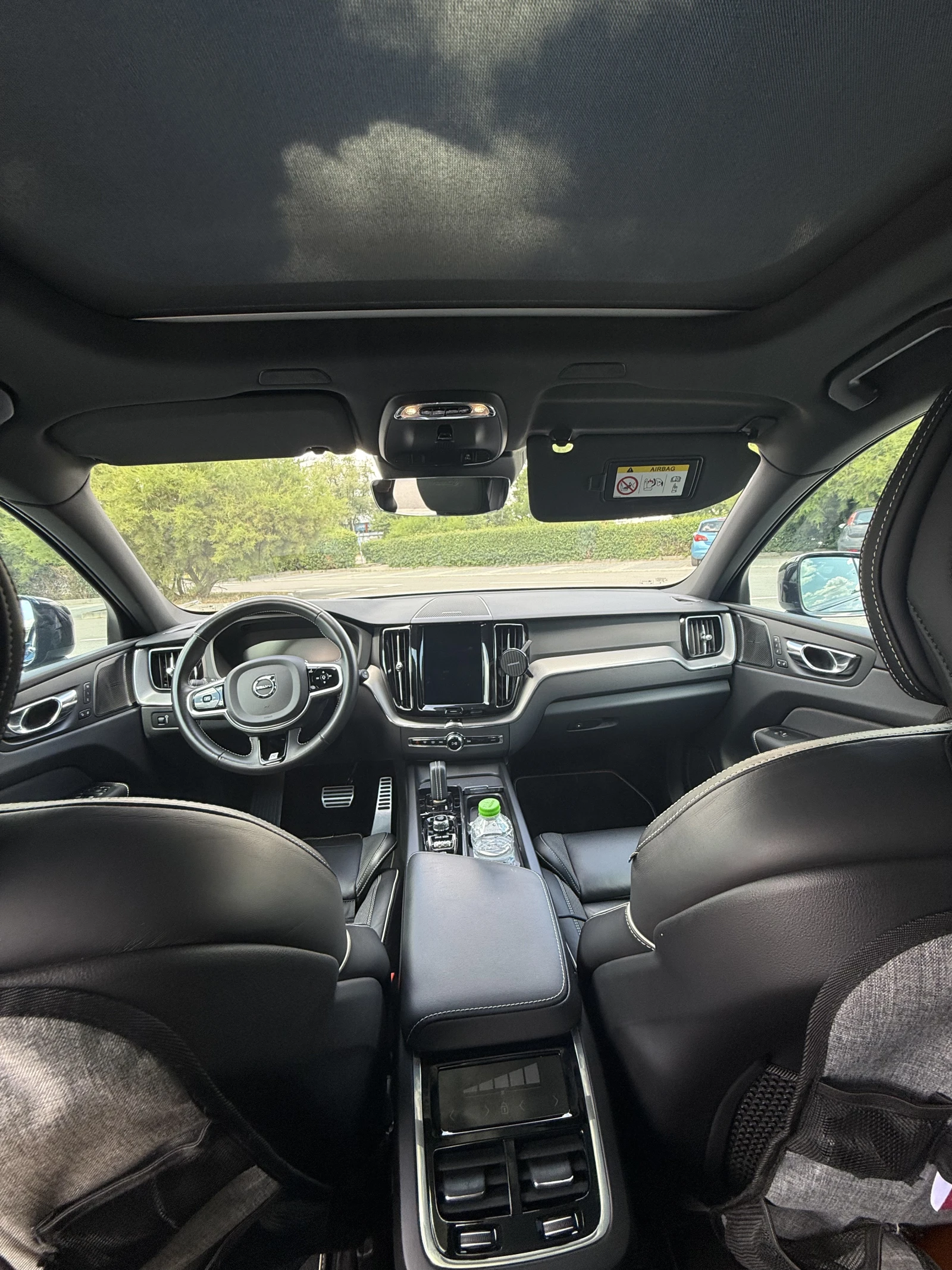 Volvo XC60 R-Design, снимка 10 - Автомобили и джипове - 55418649