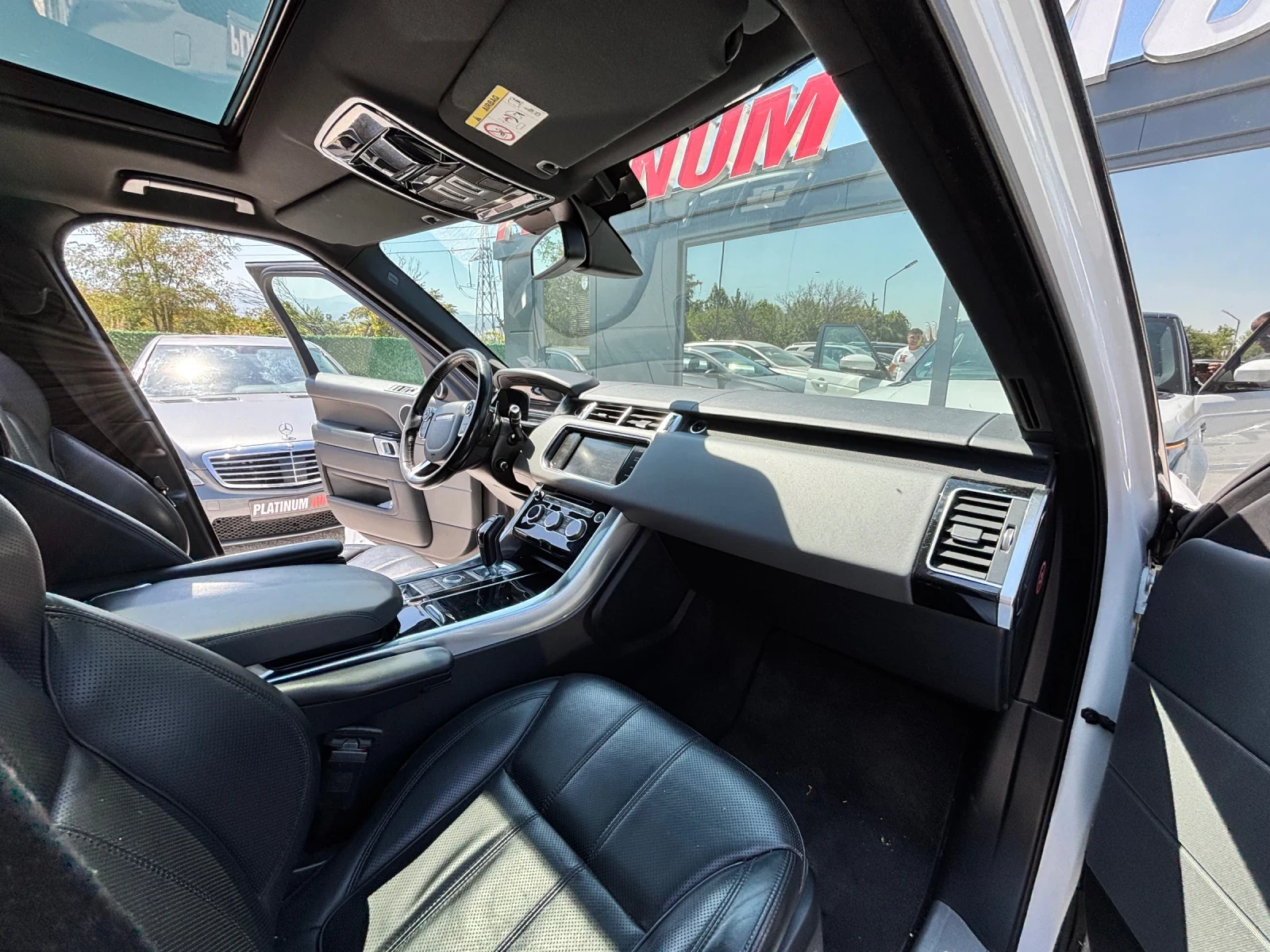 Land Rover Range Rover Sport 3.0D/HSE/NAVI/PANO/TOP, снимка 4 - Автомобили и джипове - 55752282