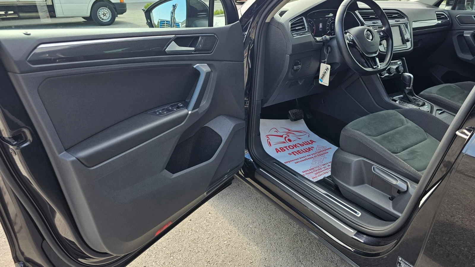 VW Tiguan 2.0TDi 150HP 4x4 7DSG CH-ДИСТРОНИК-LED-ЛИЗИНГ, снимка 7 - Автомобили и джипове - 55801711