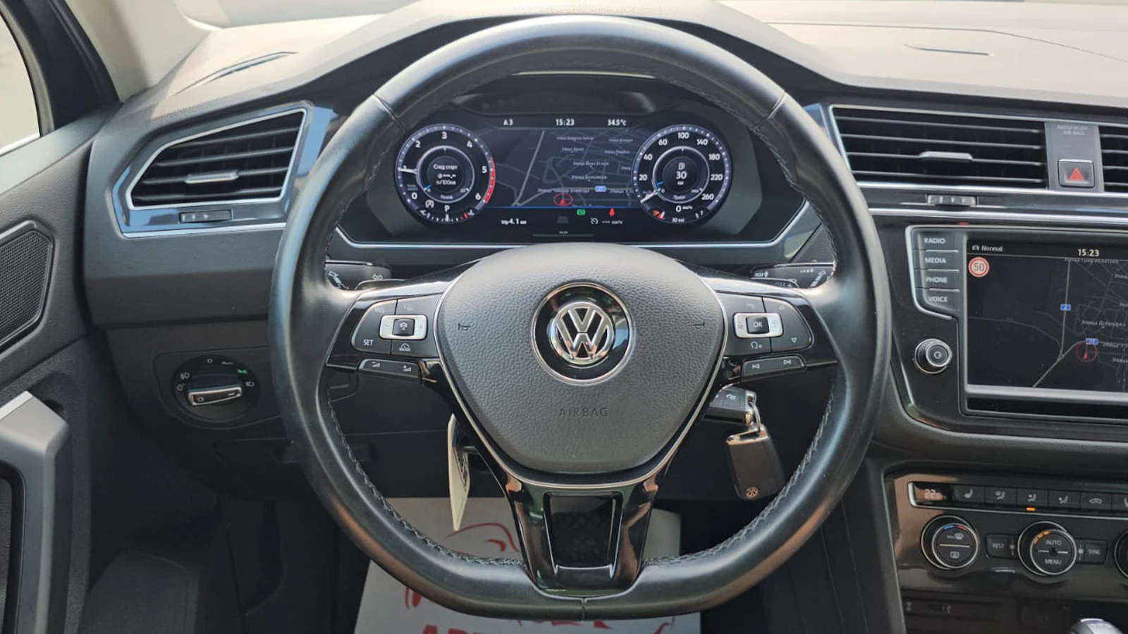 VW Tiguan 2.0TDi 150HP 4x4 7DSG CH-ДИСТРОНИК-LED-ЛИЗИНГ, снимка 9 - Автомобили и джипове - 55801711