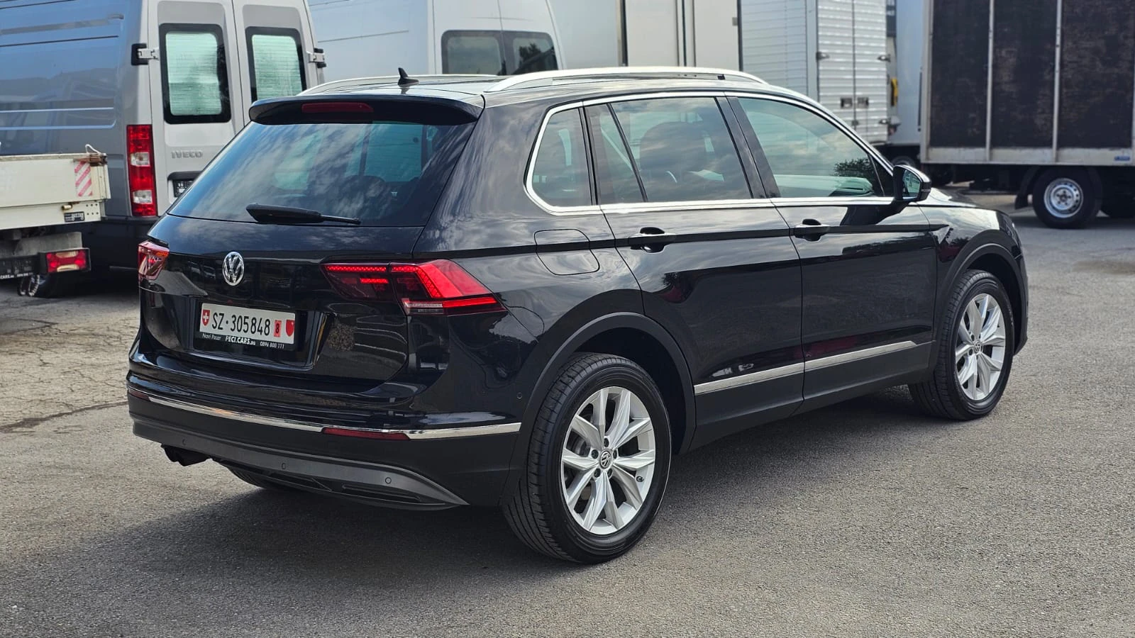 VW Tiguan 2.0TDi 150HP 4x4 7DSG CH-ДИСТРОНИК-LED-ЛИЗИНГ, снимка 6 - Автомобили и джипове - 55801711