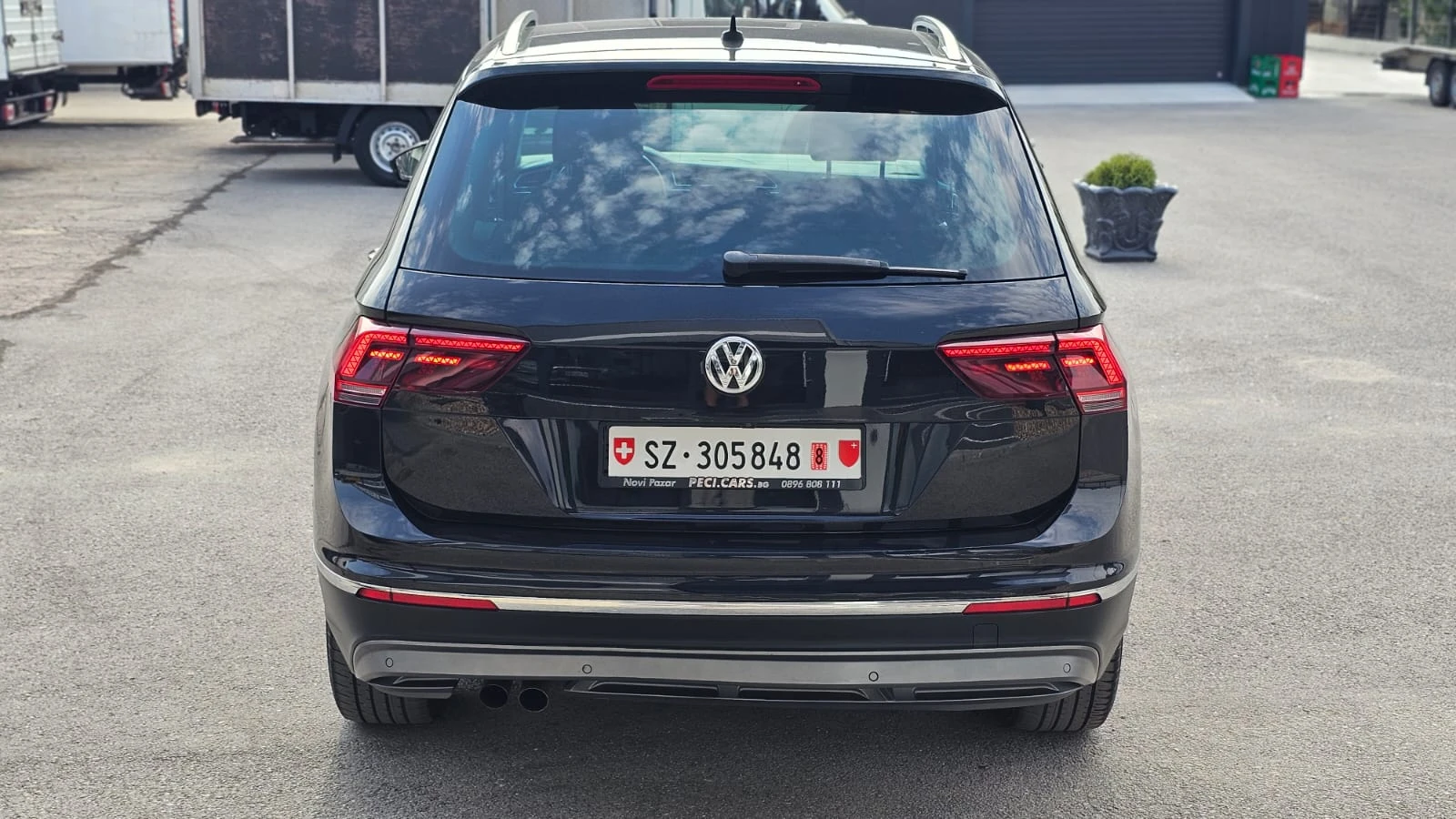 VW Tiguan 2.0TDi 150HP 4x4 7DSG CH-ДИСТРОНИК-LED-ЛИЗИНГ, снимка 5 - Автомобили и джипове - 55801711