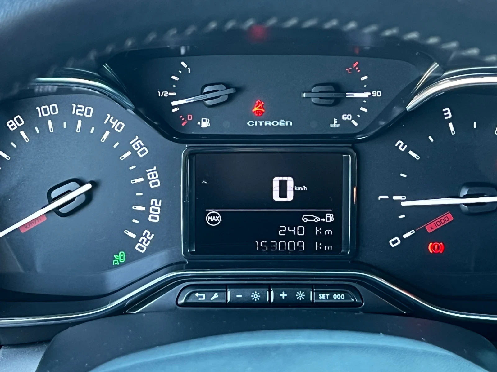 Citroen C3 Aircross 1, 2 puretech 131p.s.Shine , снимка 13 - Автомобили и джипове - 55980775