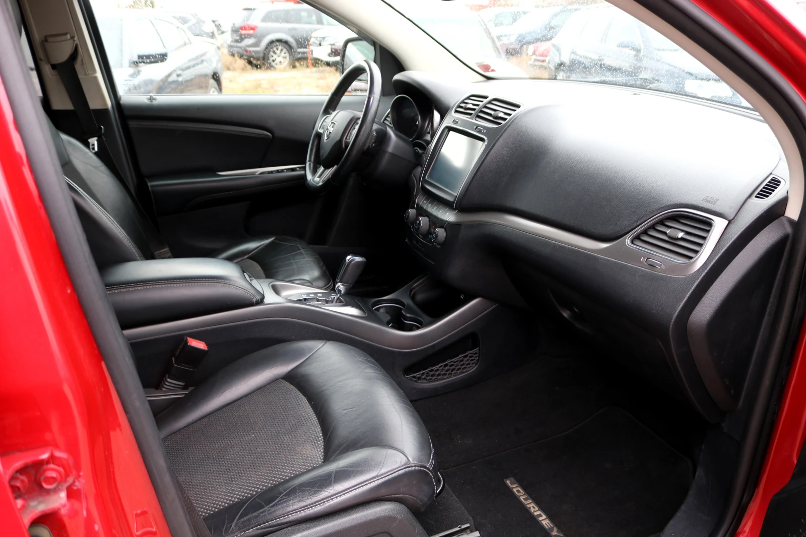 Dodge Journey Crossroad Plus 3.6 V6 4x4, снимка 10 - Автомобили и джипове - 56350162