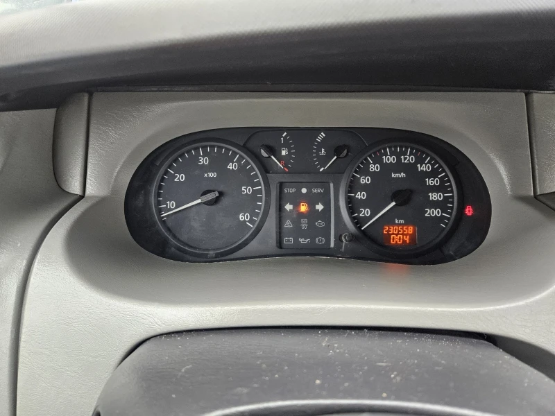 Renault Trafic 1.9 TDI, снимка 8 - Бусове и автобуси - 48306064