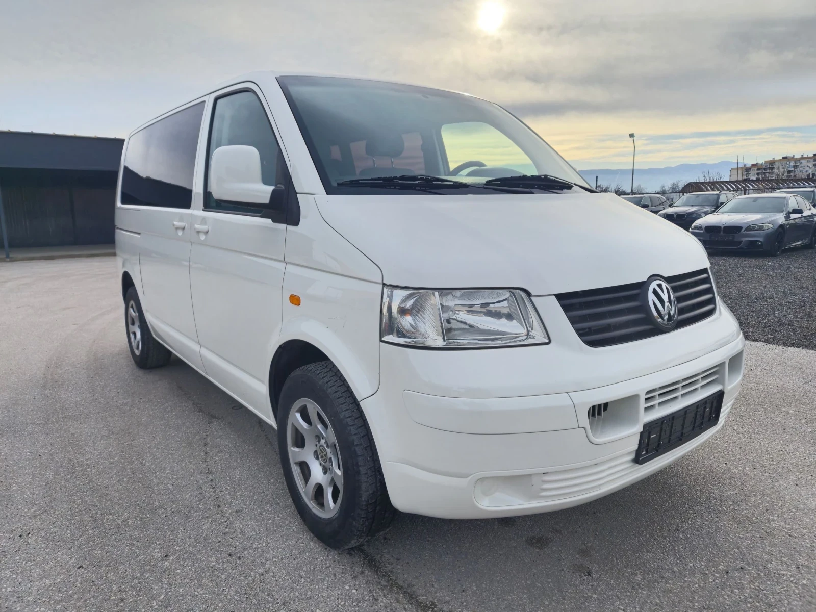 VW Transporter 1.9тди/9 места/кат.В - изображение 3