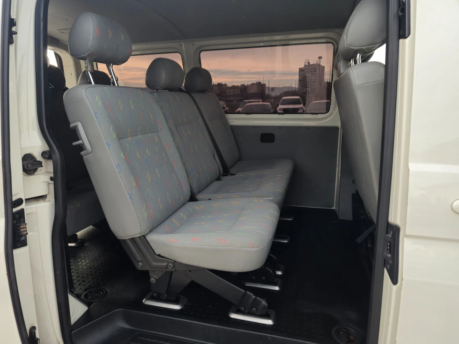 VW Transporter 1.9тди/9 места/кат.В - изображение 8