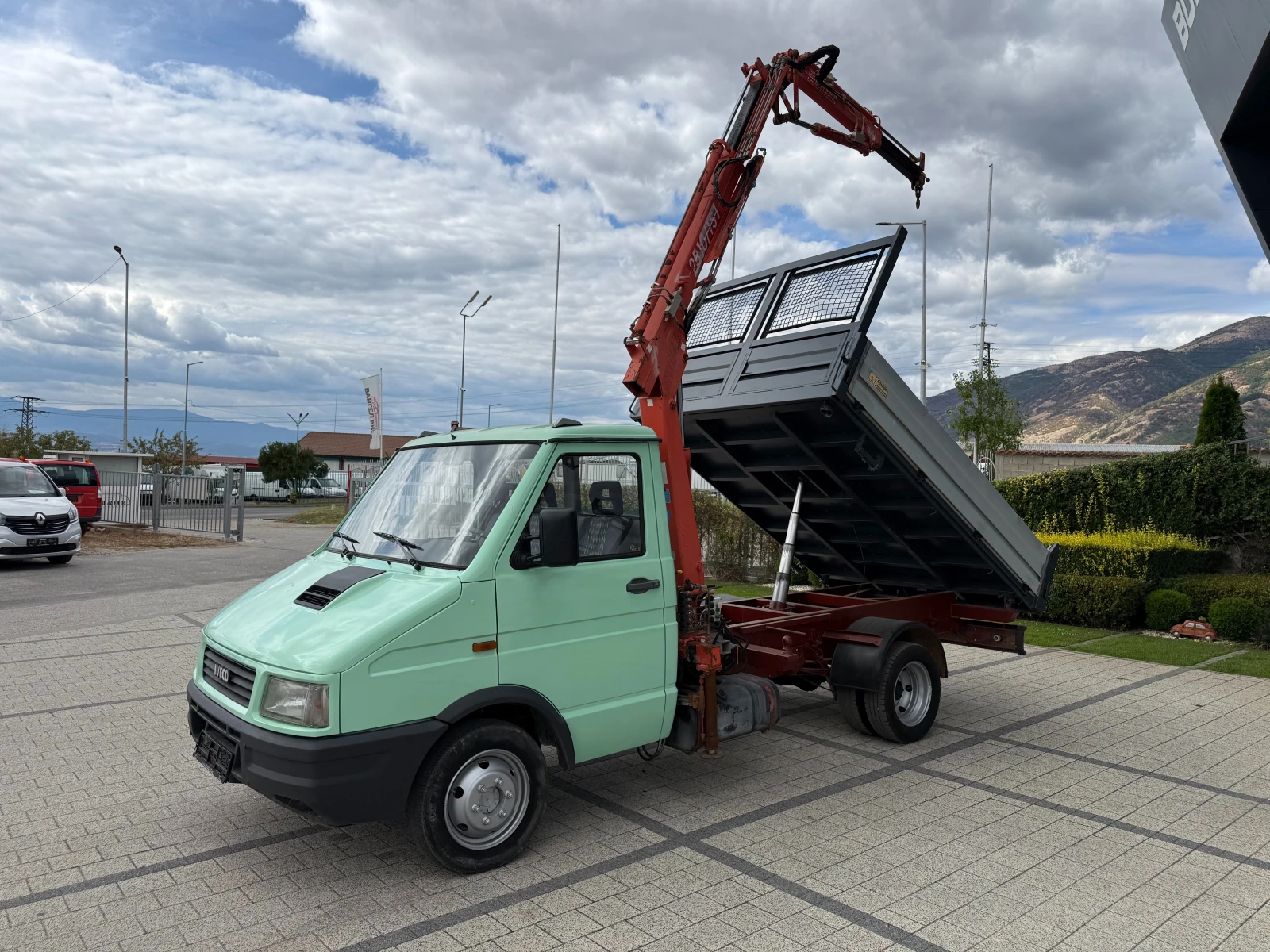 Iveco Daily 35-10 TurboDaily до 3.5т. 3.00м. Самосвал с кран , снимка 4 - Бусове и автобуси - 56083556