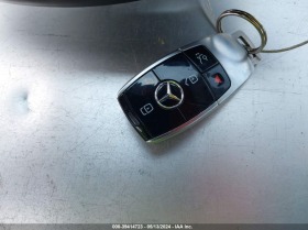 Mercedes-Benz E 300 4MATIC, снимка 12