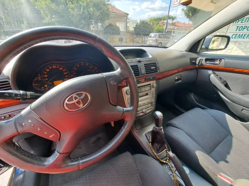 Toyota Avensis С газова уредба., снимка 2 - Автомобили и джипове - 48511570