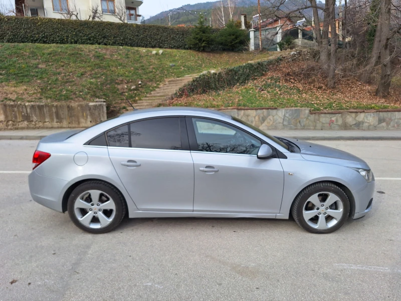 Chevrolet Cruze LT, снимка 8 - Автомобили и джипове - 48588131