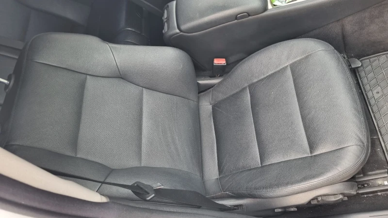 Mercedes-Benz C 320 3.0V6, снимка 8 - Автомобили и джипове - 52124336