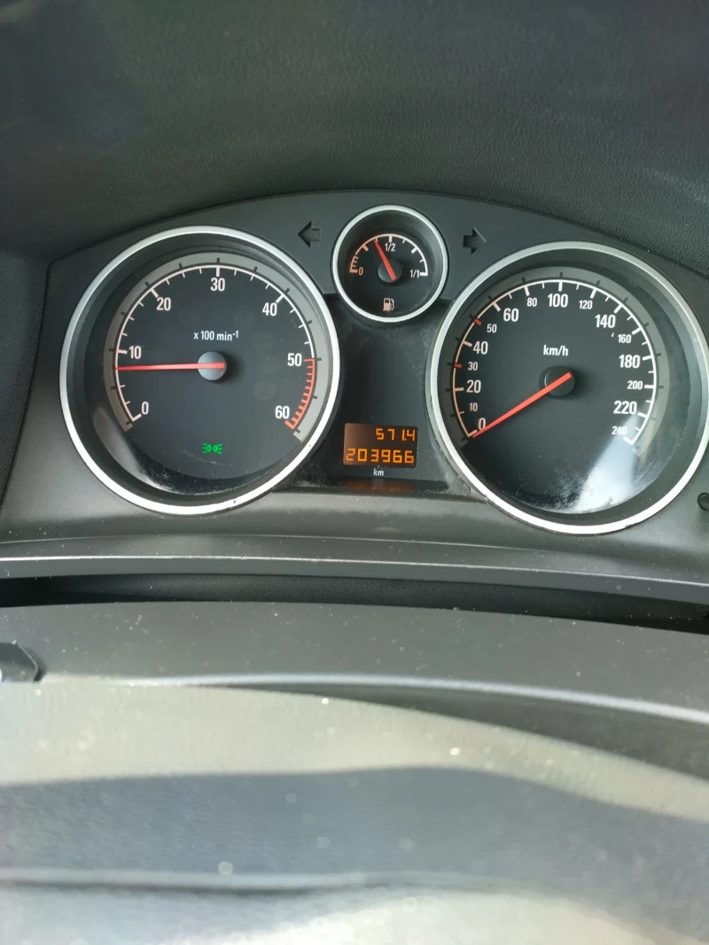 Opel Zafira, снимка 3 - Автомобили и джипове - 52281186