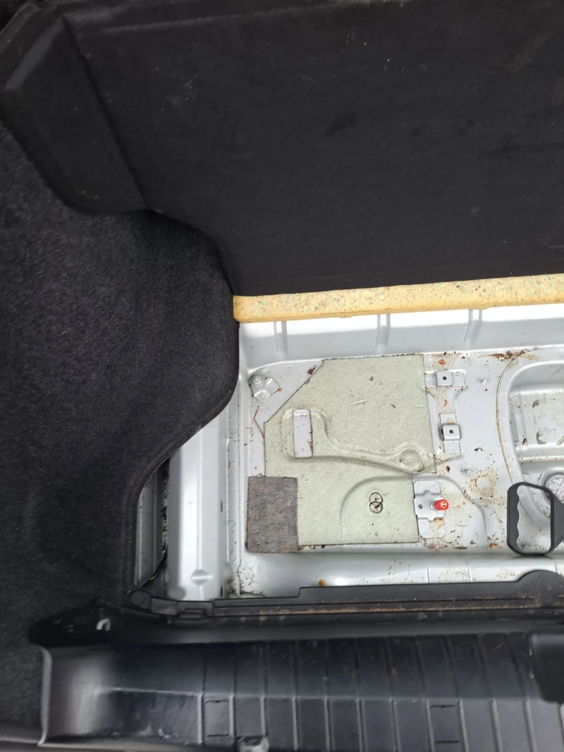 BMW 318, снимка 8 - Автомобили и джипове - 52403942