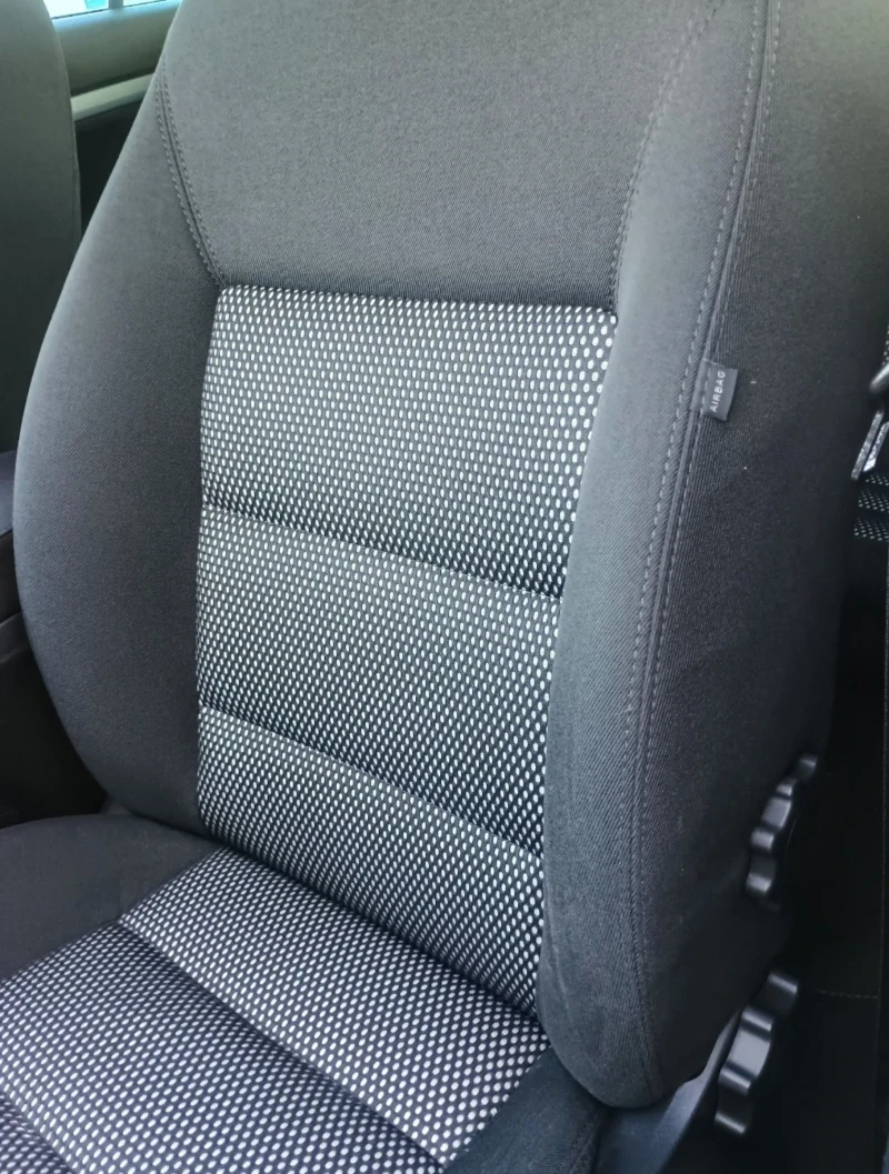 Skoda Octavia * SCOUT * 4X4 * АВТОМАТИК * СЕРВИЗНИ ДОКУМЕНТИ * , снимка 13 - Автомобили и джипове - 52996610