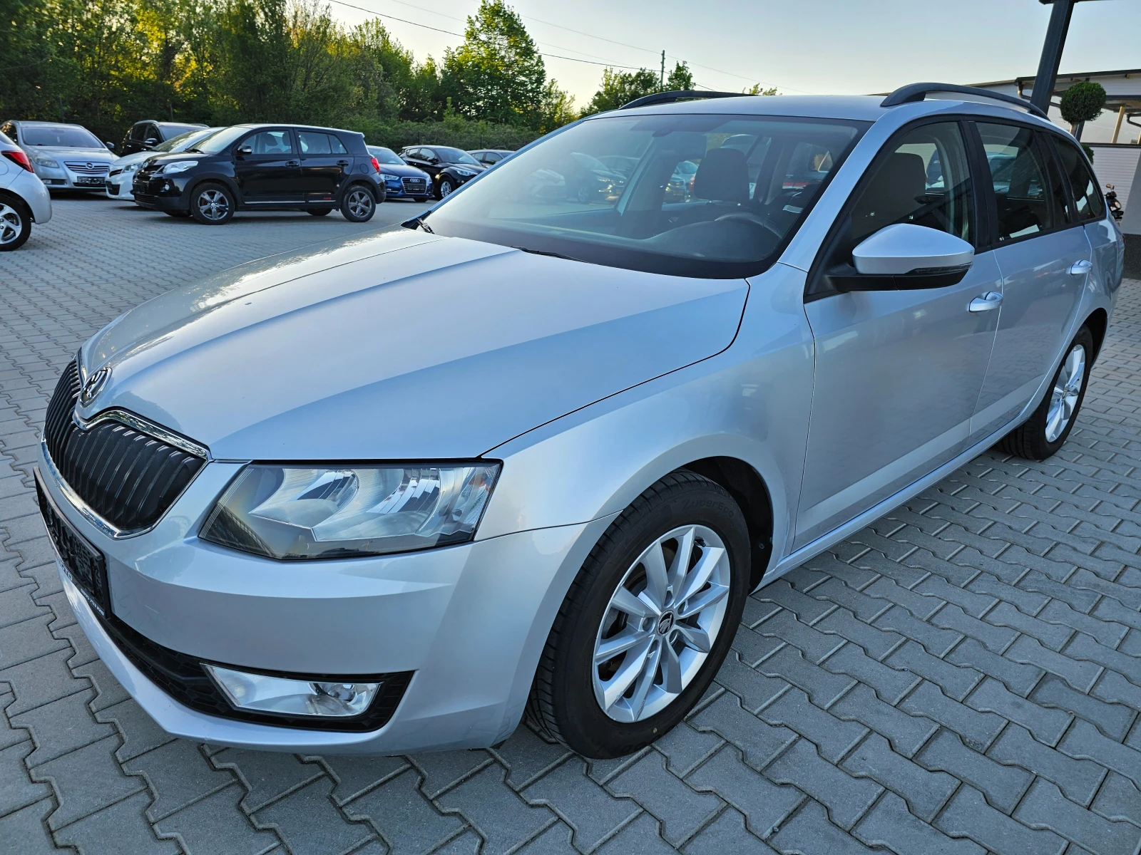 Skoda Octavia 1.6TDI, 105к.с., Нави, Обслужена! - изображение 6