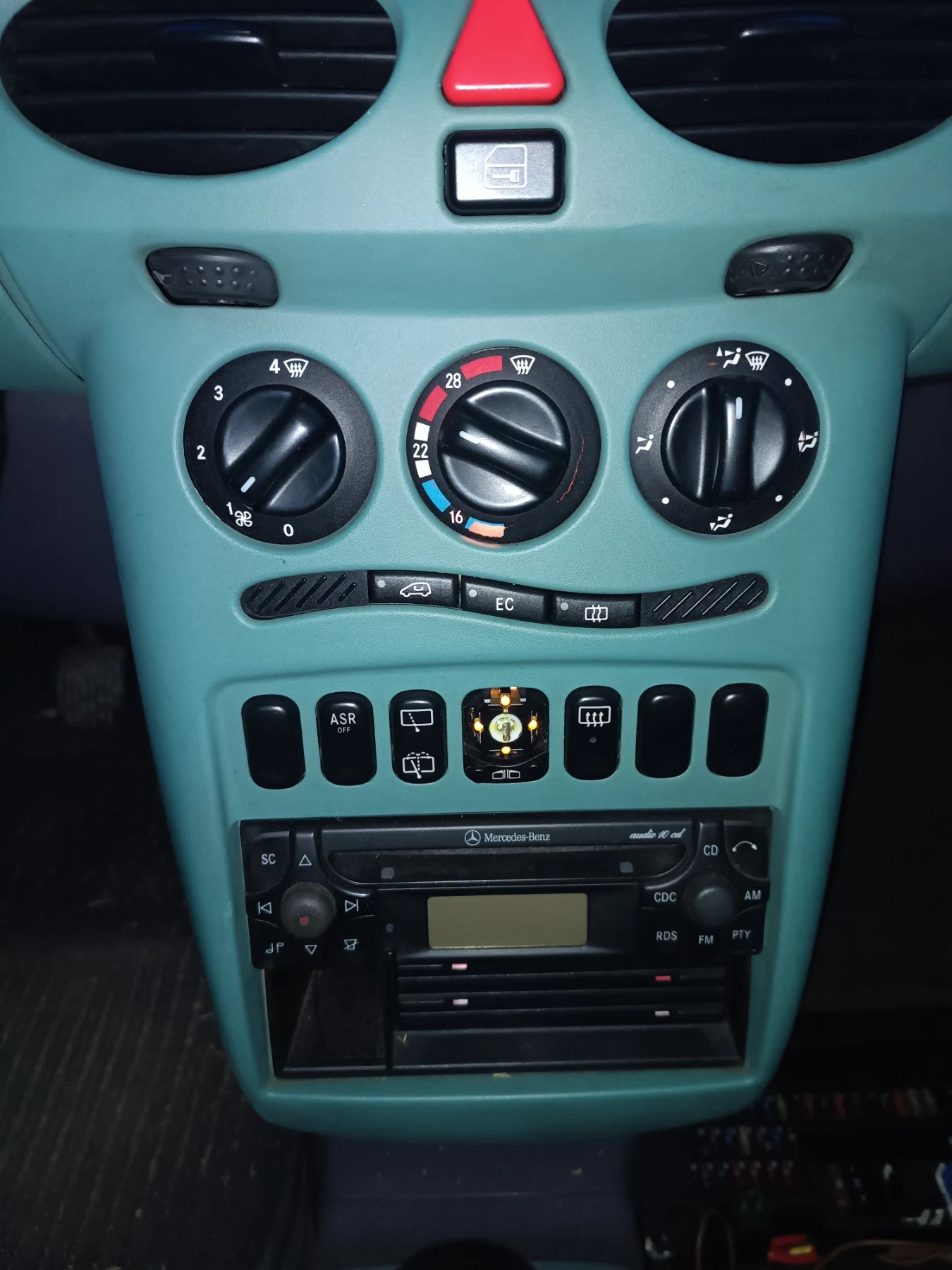 Mercedes-Benz A 140 1, 4i, ВСИЧКО ПЛАТЕНО, ЛИЗИНГ  - изображение 7