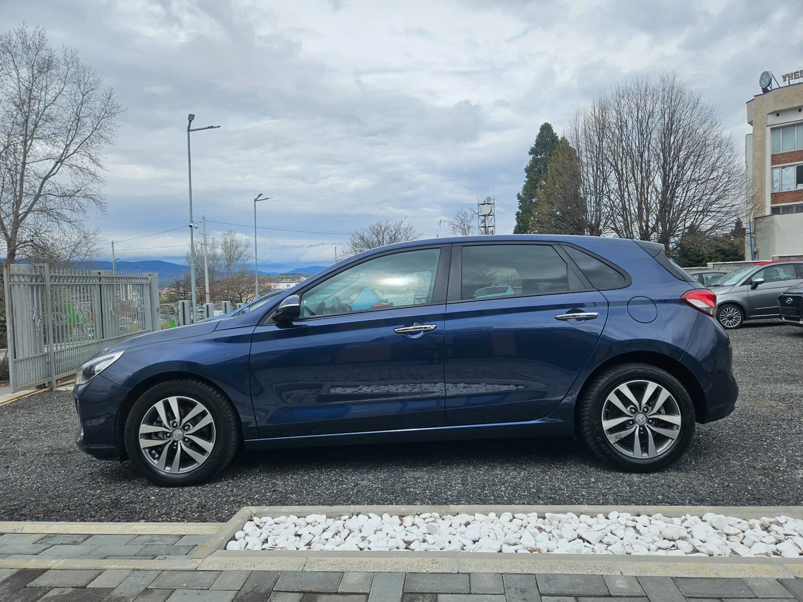 Hyundai I30 1.6CRDI FullExtri, снимка 2 - Автомобили и джипове - 54067858