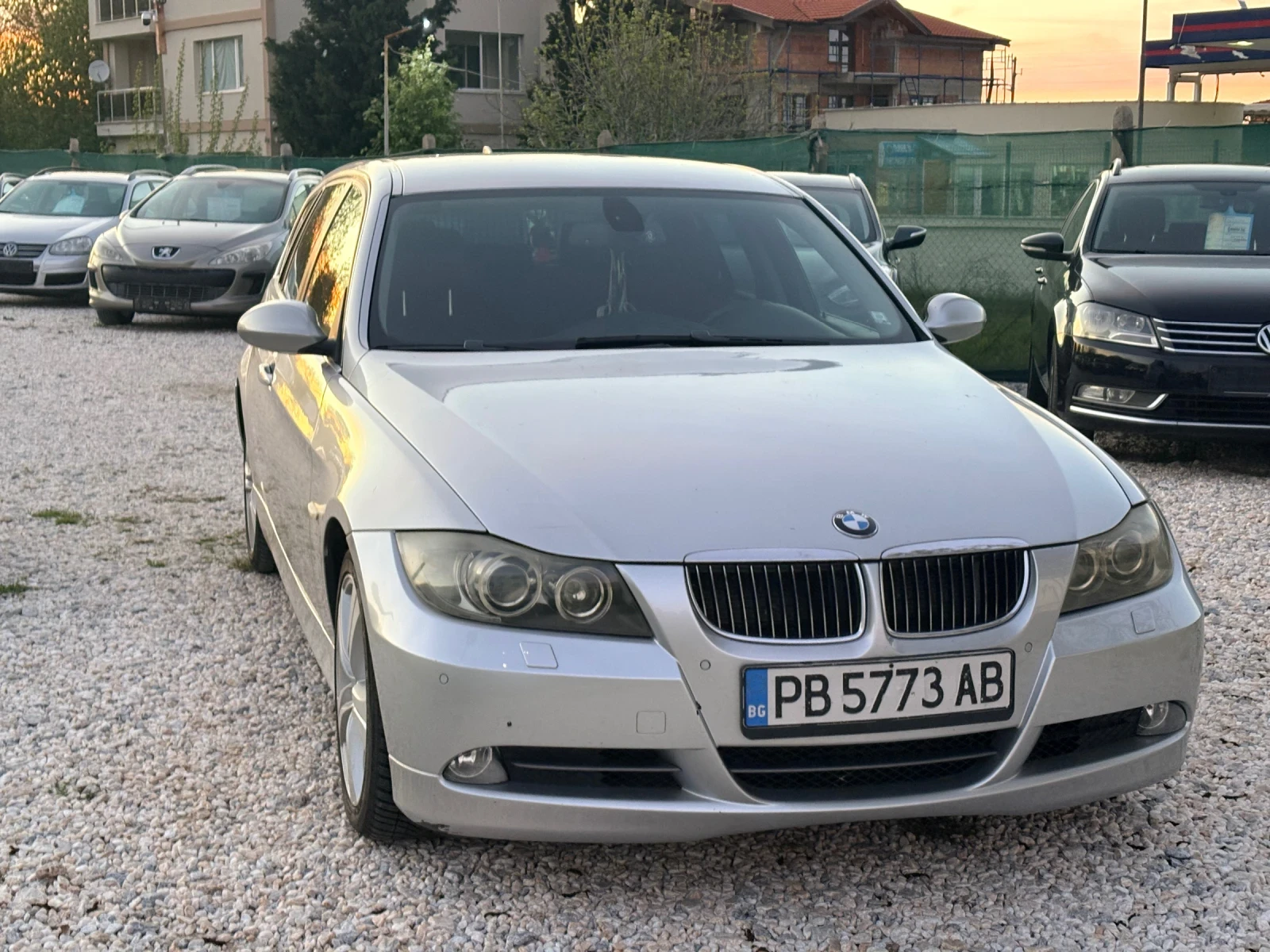 BMW 330 XD 231 кс Кожа Нави Напълно Обслужен, снимка 3 - Автомобили и джипове - 54308650