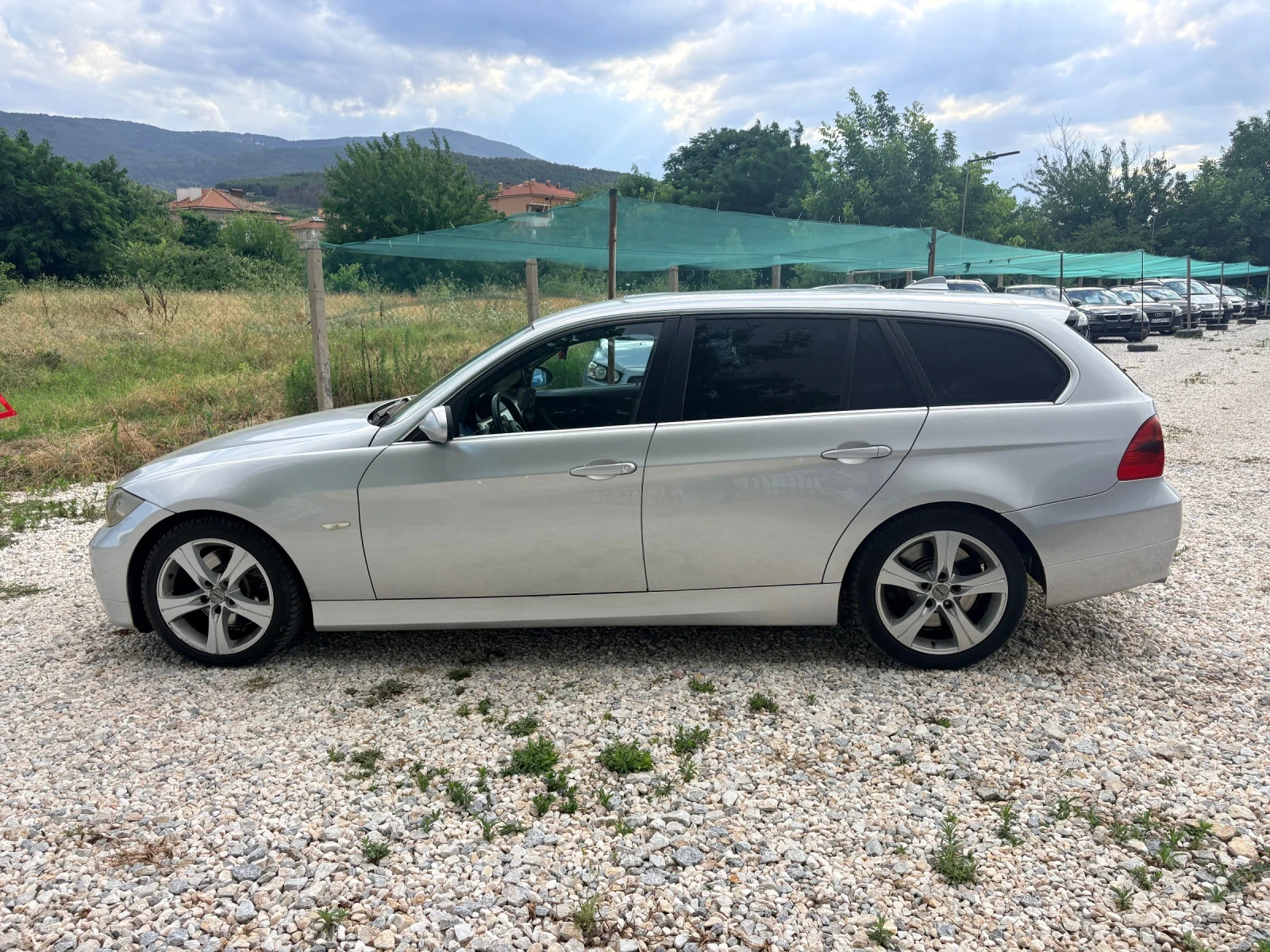 BMW 330 XD 231 кс Кожа Нави Напълно Обслужен, снимка 9 - Автомобили и джипове - 55032905