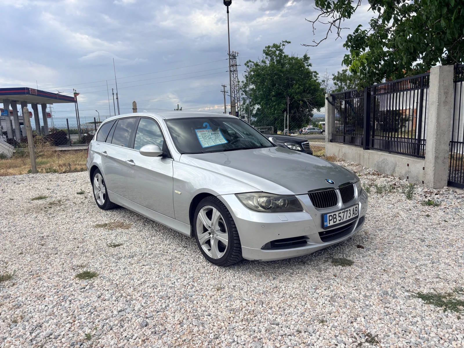 BMW 330 XD 231 кс Кожа Нави Напълно Обслужен, снимка 3 - Автомобили и джипове - 55032905