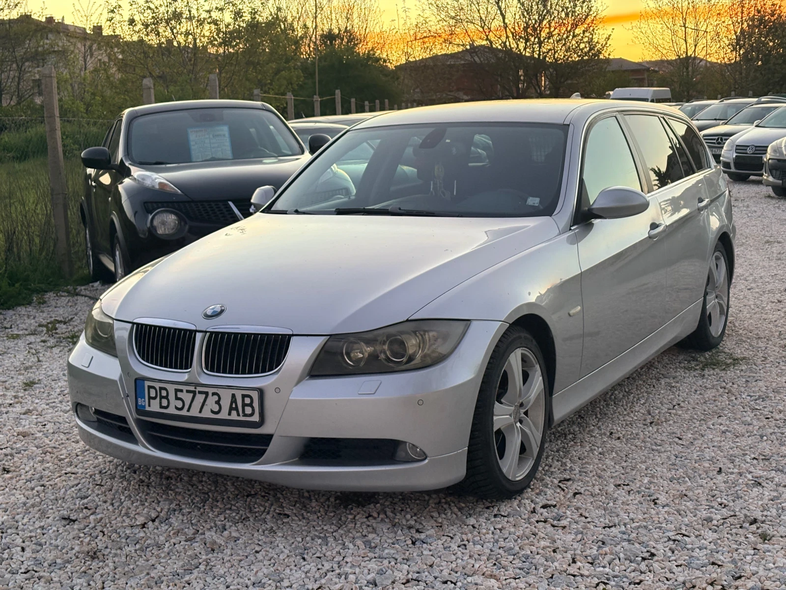 BMW 330 XD 231 кс Кожа Нави Напълно Обслужен