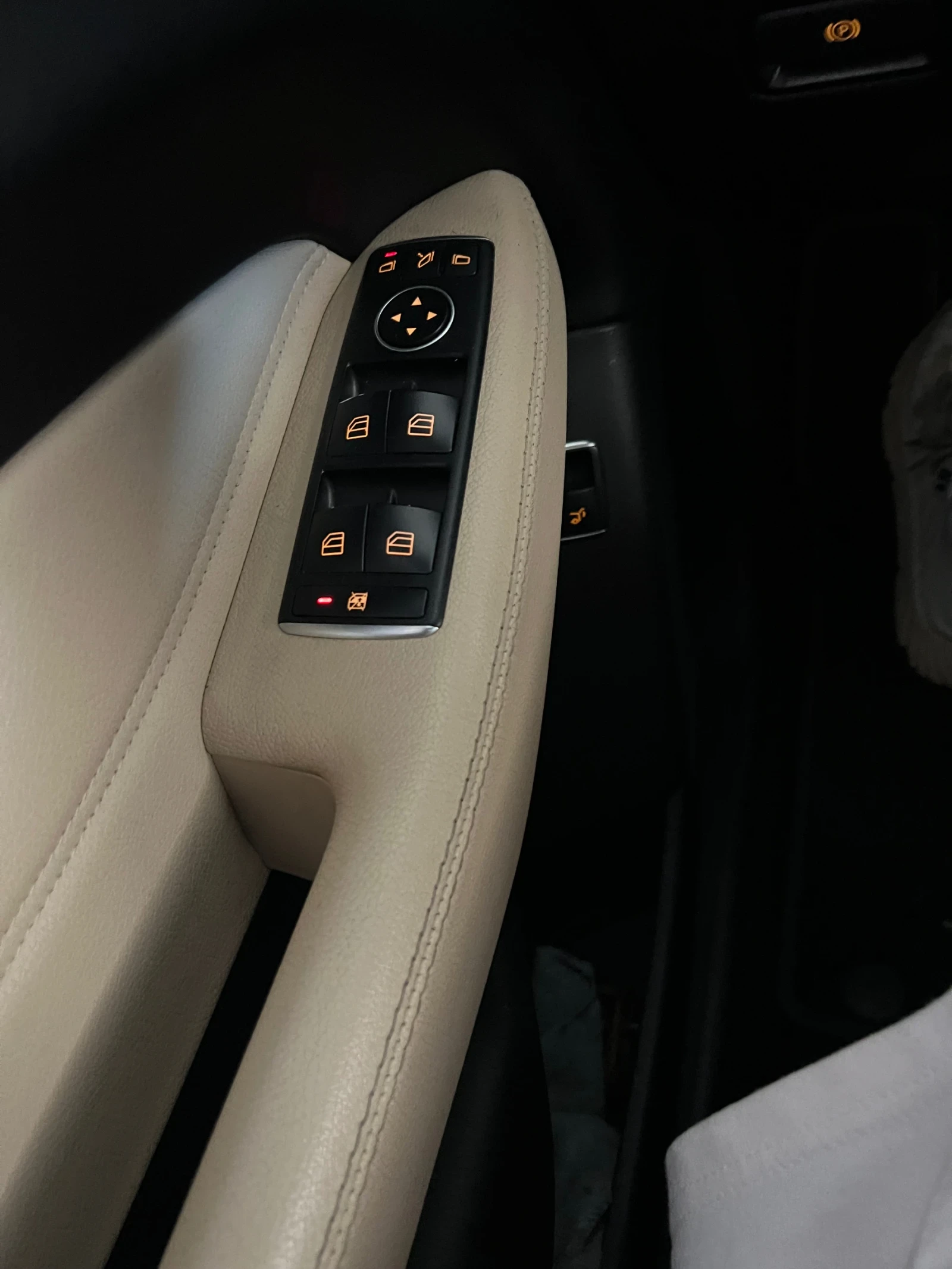 Mercedes-Benz GLS 450 3.0 Бензин, снимка 15 - Автомобили и джипове - 54737184