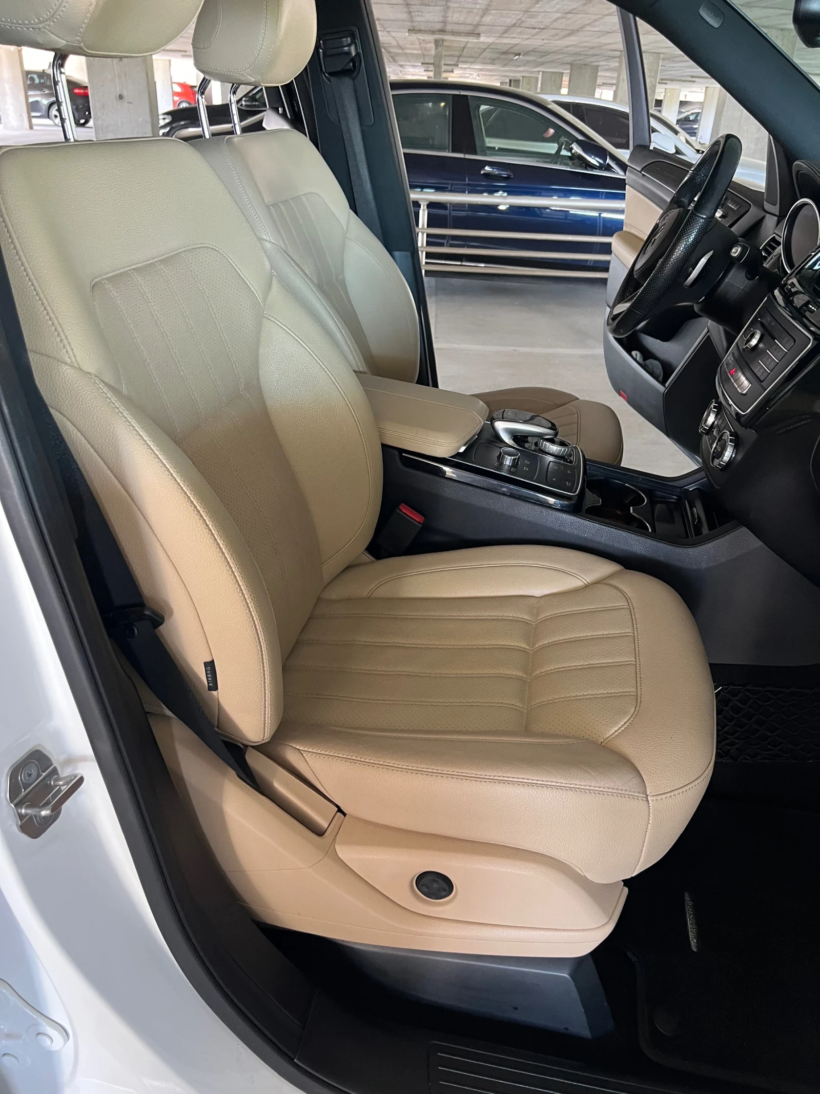 Mercedes-Benz GLS 450 3.0 Бензин, снимка 14 - Автомобили и джипове - 54737184