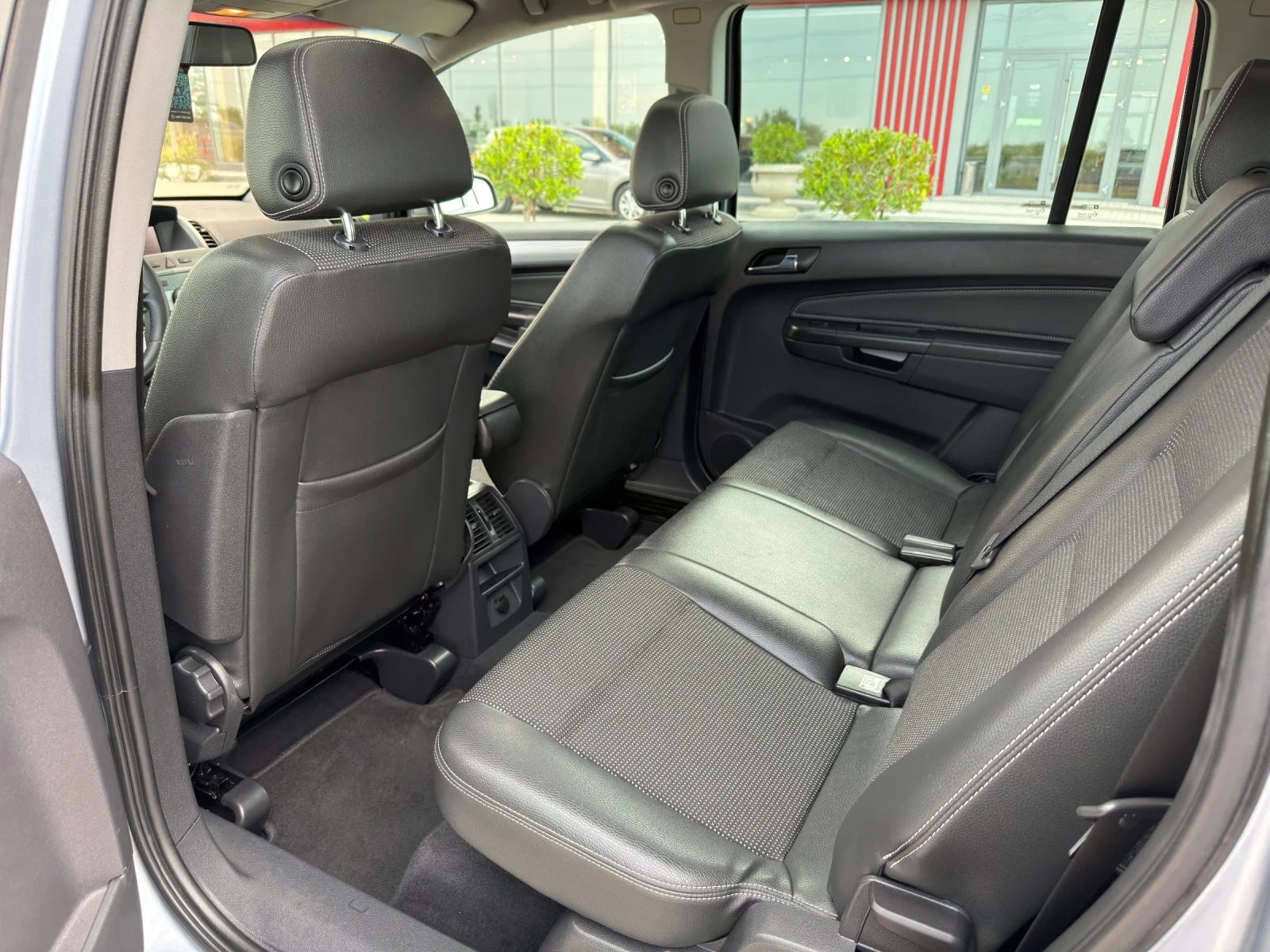 Opel Zafira 1.8i-ГАЗ/COSMO/ПАНОРАМА, снимка 12 - Автомобили и джипове - 54803665