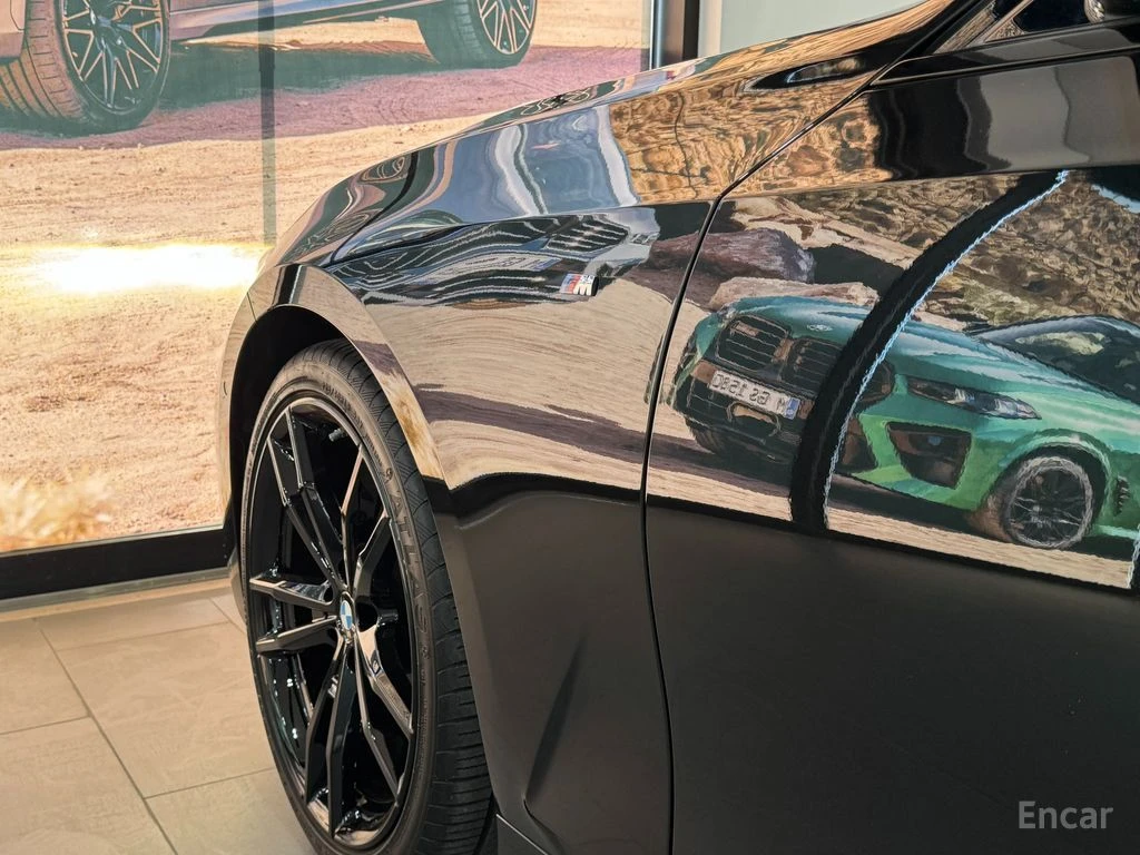BMW 320 i* M-SPORT* SAPPHIRE BLACK* ПОДГРЕВ* КАМЕРА* КЕЙЛЕ, снимка 6 - Автомобили и джипове - 54810377
