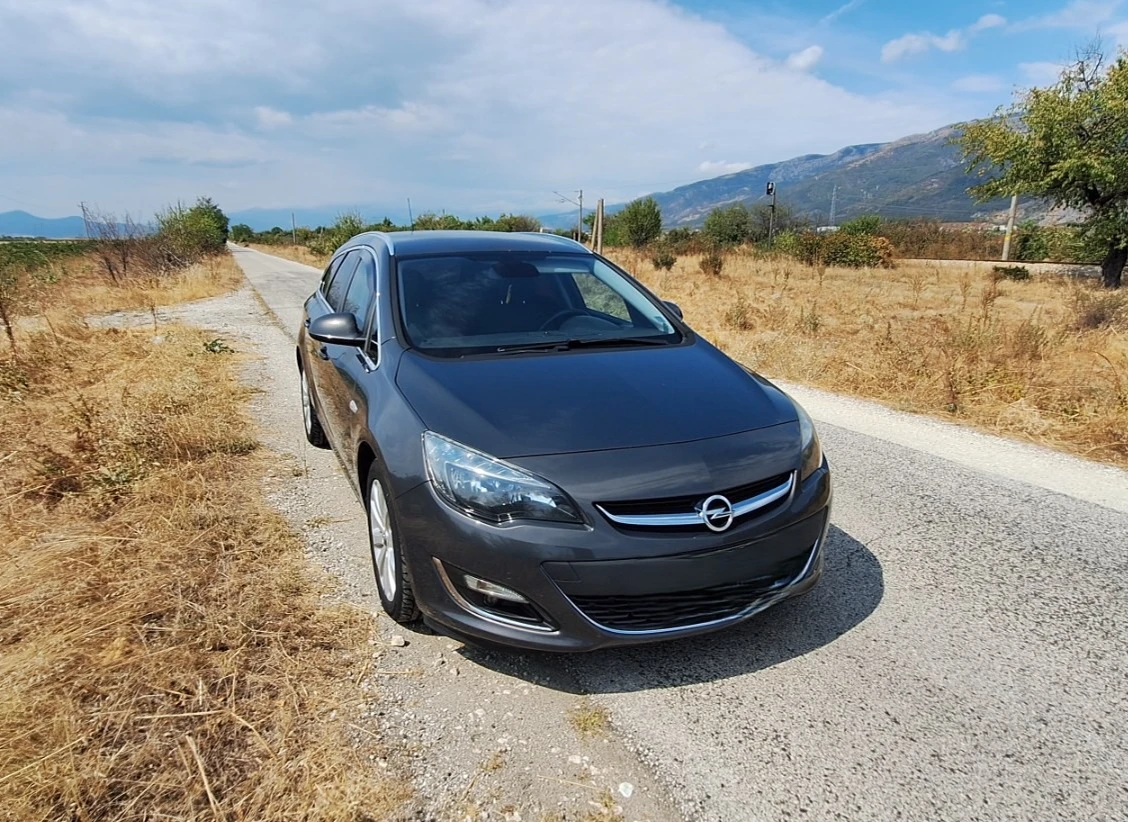 Opel Astra J, снимка 3 - Автомобили и джипове - 56041215