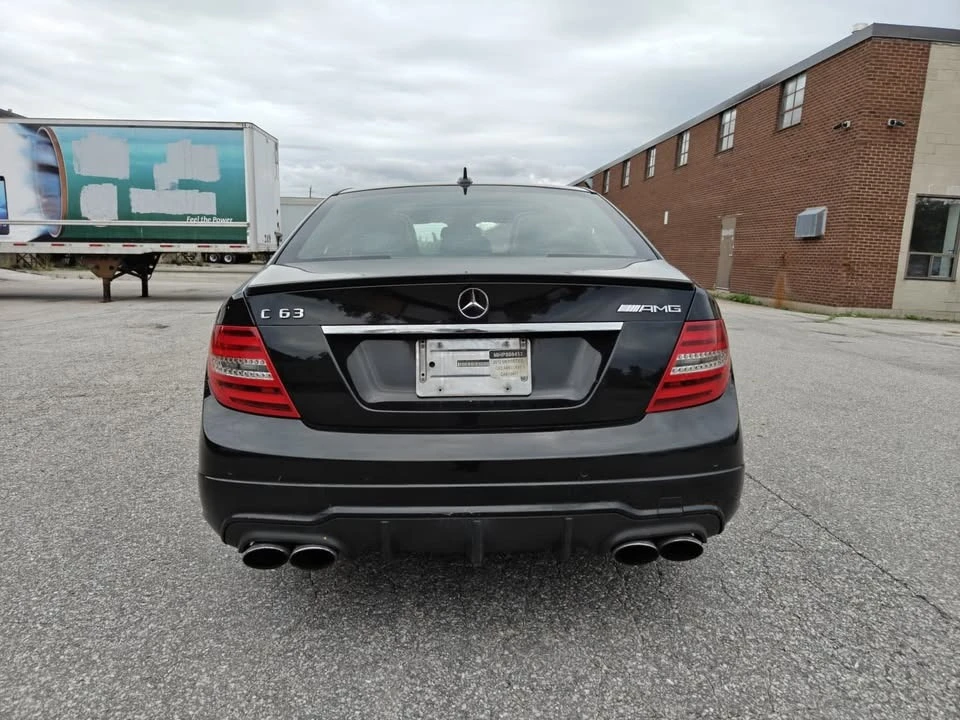 Mercedes-Benz C 63 AMG * CARFAX * КРАЙНА ЦЕНА ДО БЪЛГАРИЯ * , снимка 7 - Автомобили и джипове - 56196820