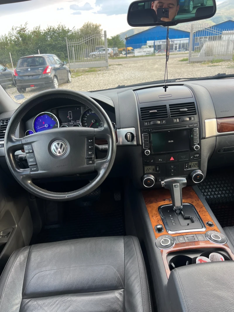 VW Touareg 3.0TDI* Navi* FULL* ЛИЗИНГ, снимка 8 - Автомобили и джипове - 46993496