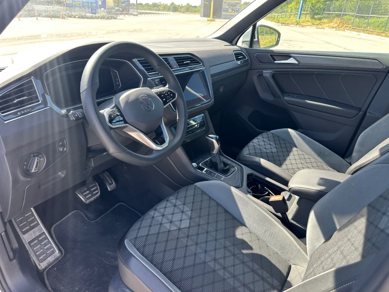 VW Tiguan R line, снимка 11 - Автомобили и джипове - 52436394