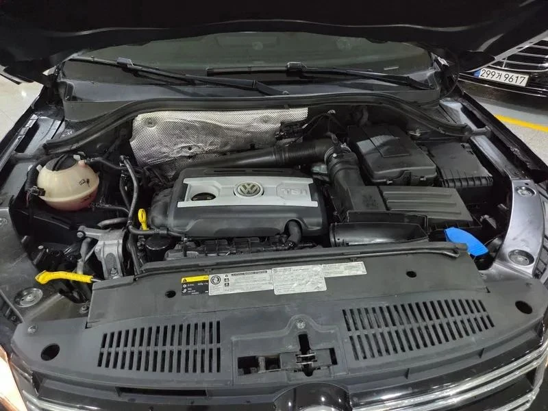 VW Tiguan, снимка 14 - Автомобили и джипове - 56687928