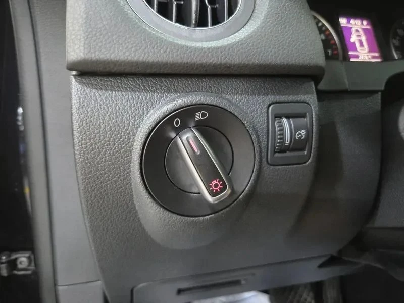 VW Tiguan, снимка 16 - Автомобили и джипове - 56687928