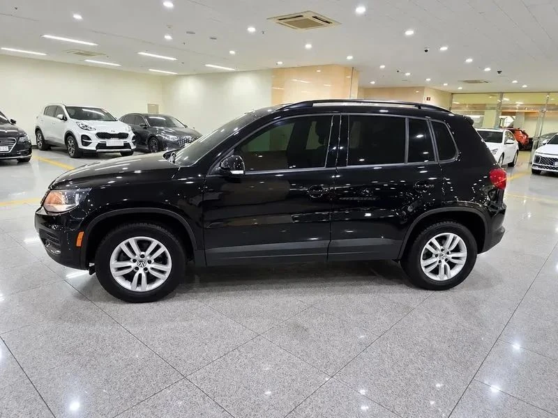 VW Tiguan, снимка 3 - Автомобили и джипове - 56687928