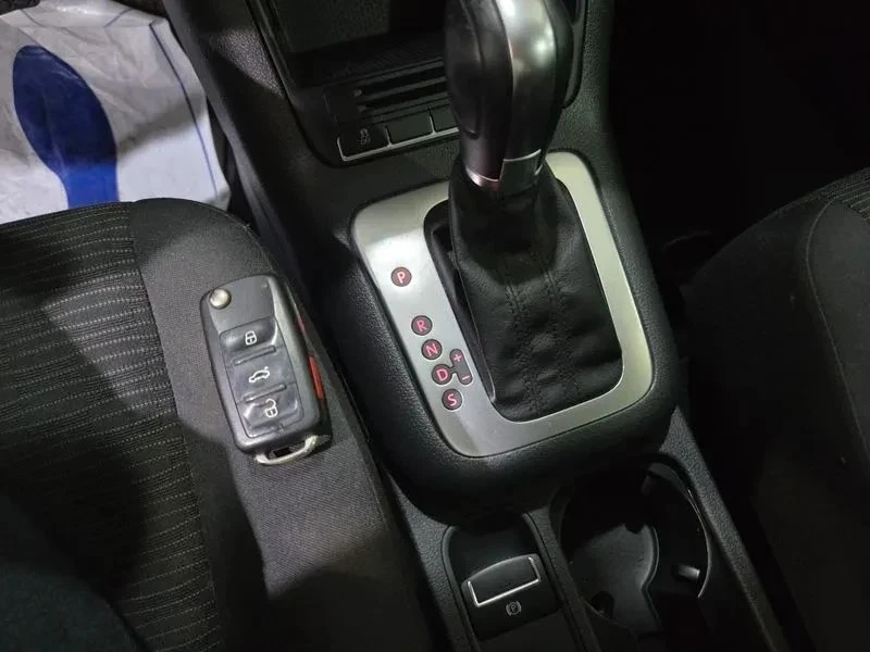 VW Tiguan, снимка 17 - Автомобили и джипове - 56687928
