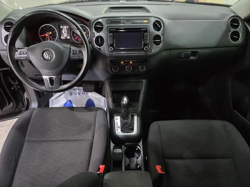 VW Tiguan, снимка 6 - Автомобили и джипове - 56687928