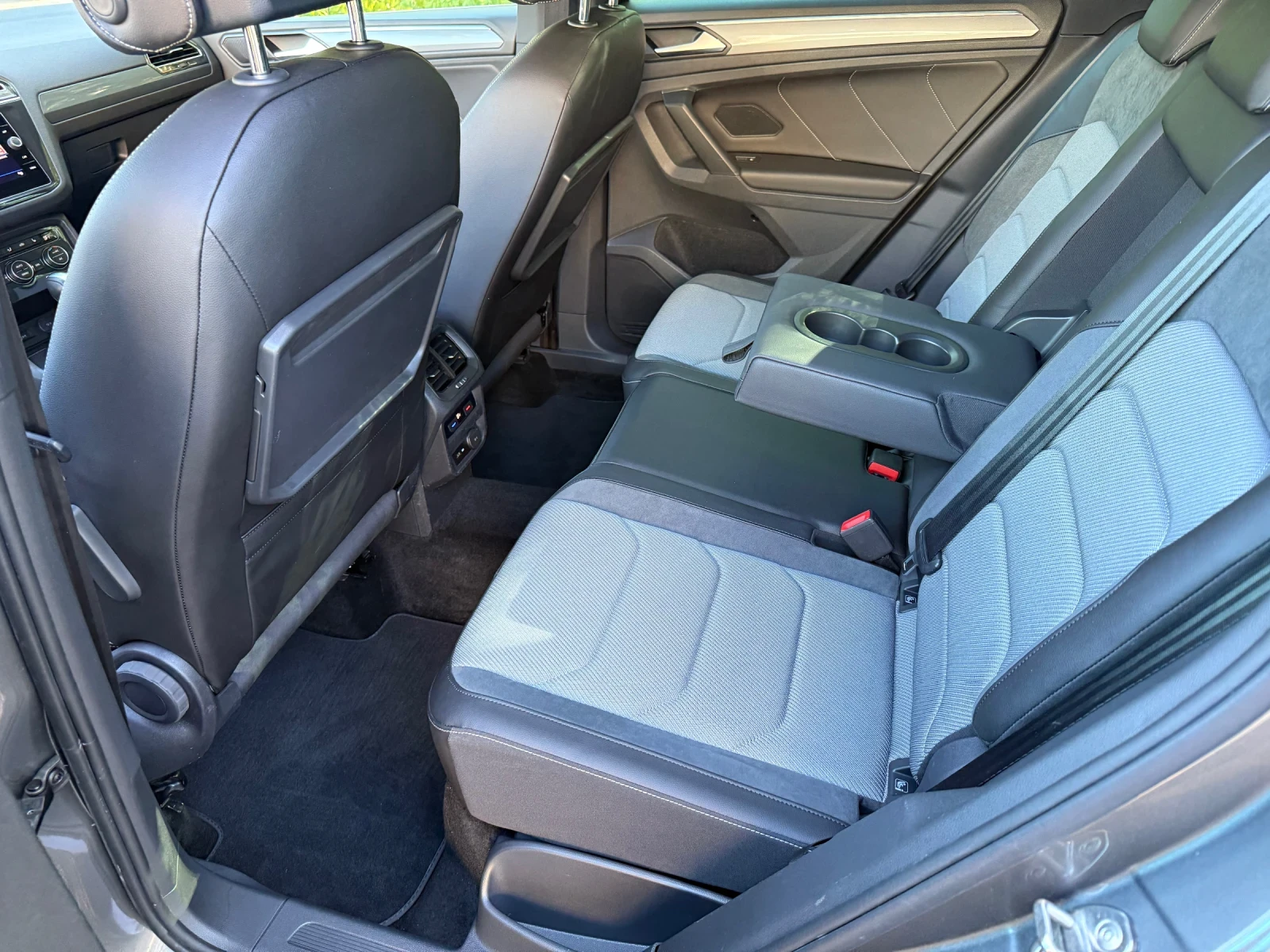 VW Tiguan 2.0TDI 4x4 RLine - изображение 10