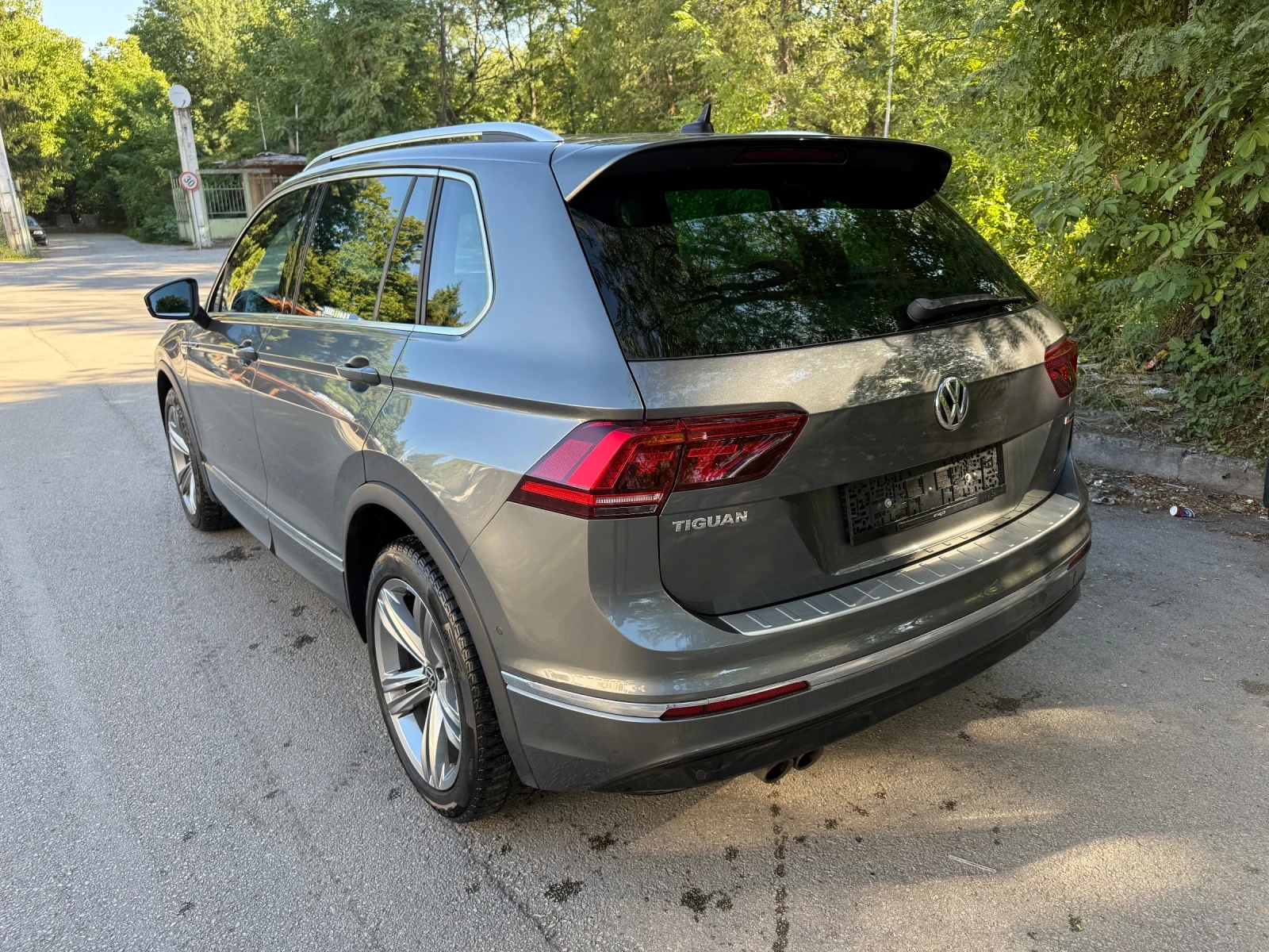 VW Tiguan 2.0TDI 4x4 RLine - изображение 3