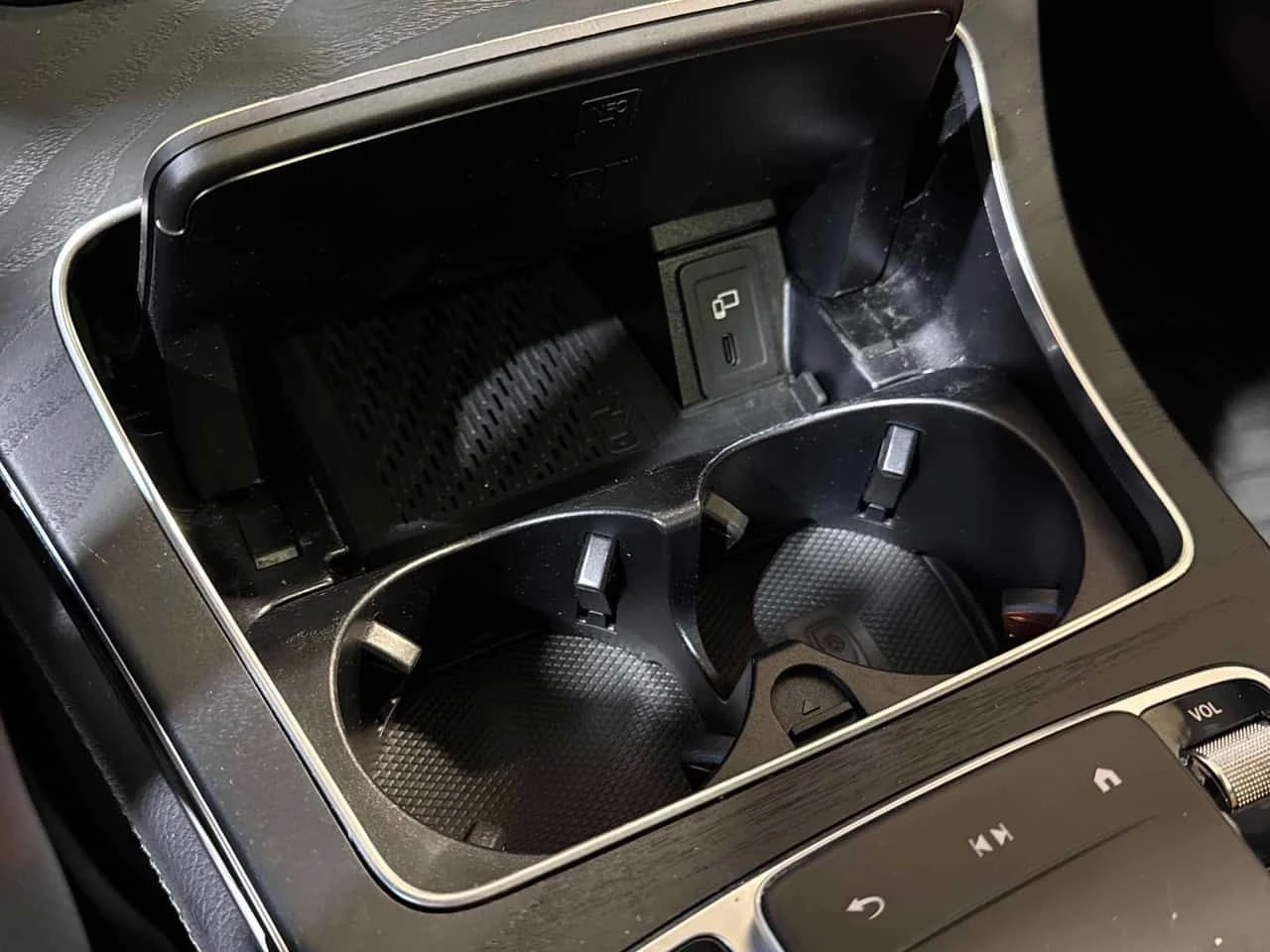 Mercedes-Benz GLC 300 4MATIC* ДИГИТАЛНО ТАБЛО* 360КАМЕРИ* ПАНОРАМА* , снимка 15 - Автомобили и джипове - 53784144