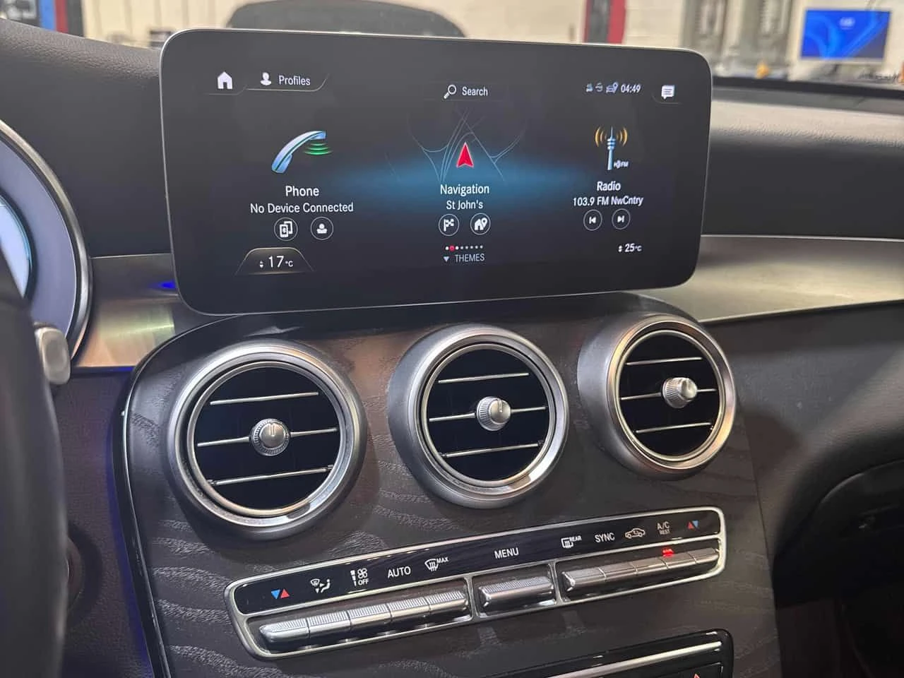 Mercedes-Benz GLC 300 4MATIC* ДИГИТАЛНО ТАБЛО* 360КАМЕРИ* ПАНОРАМА* , снимка 9 - Автомобили и джипове - 53784144